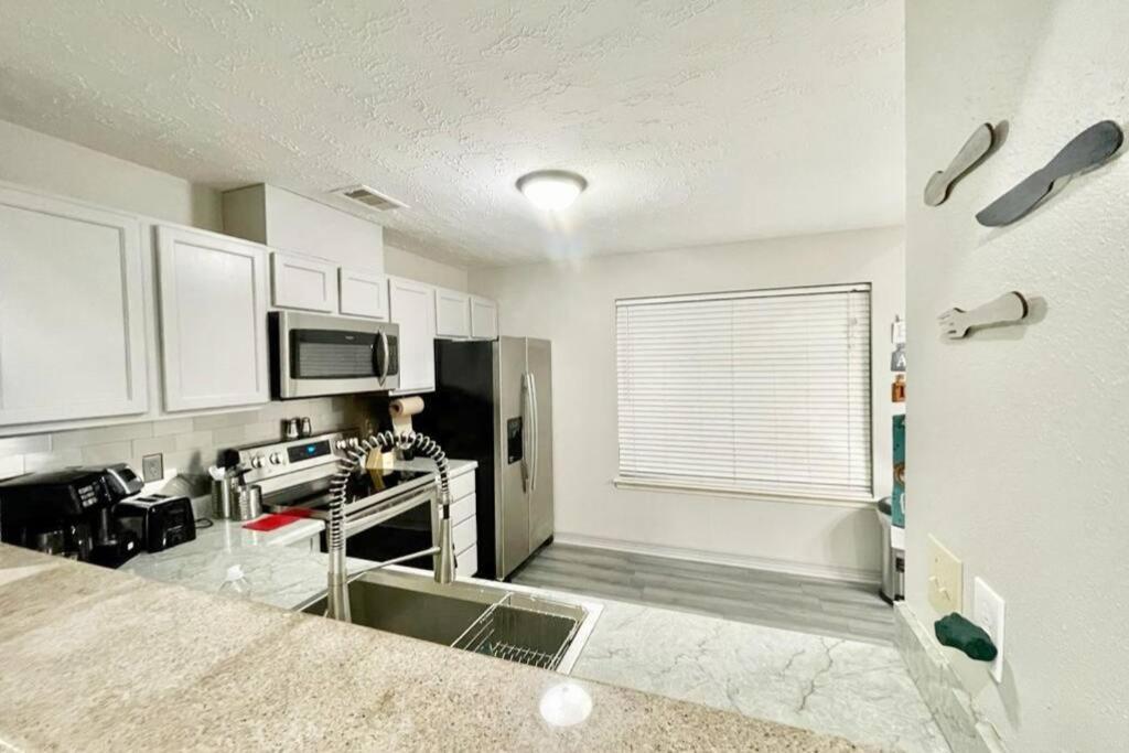 3 Bedroom Entire Home - Centrally Located In Katy, Texas Buitenkant foto
