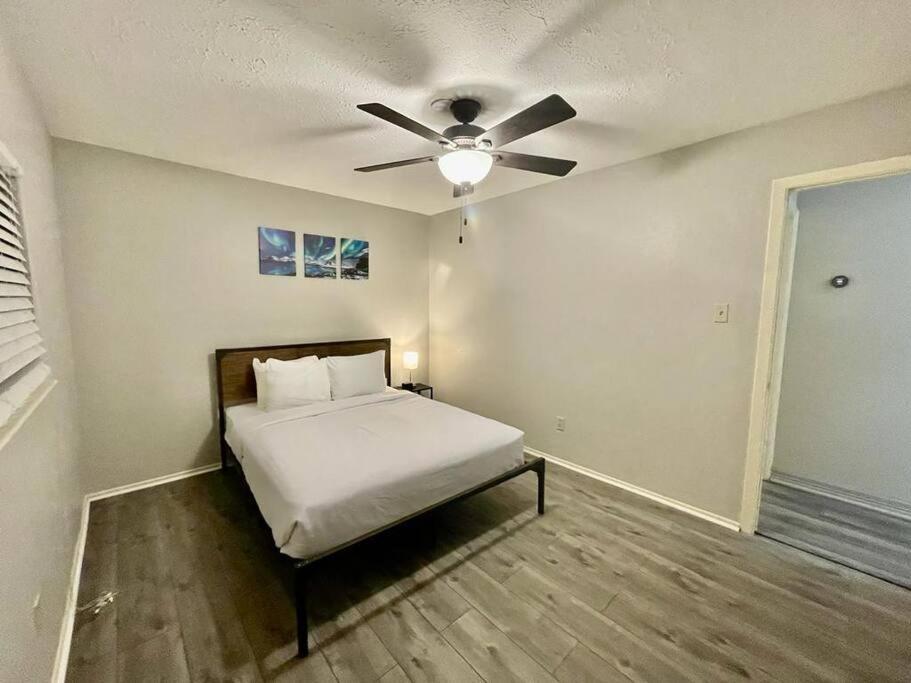 3 Bedroom Entire Home - Centrally Located In Katy, Texas Buitenkant foto