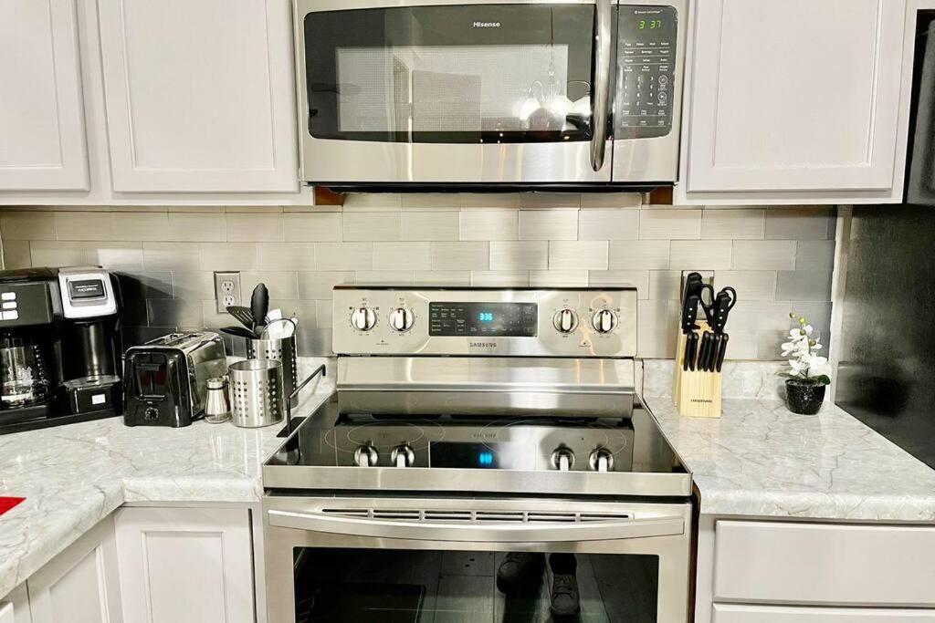 3 Bedroom Entire Home - Centrally Located In Katy, Texas Buitenkant foto