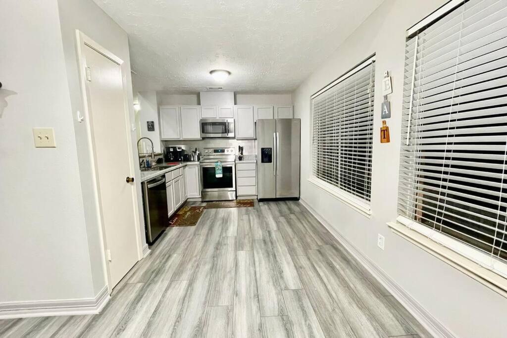 3 Bedroom Entire Home - Centrally Located In Katy, Texas Buitenkant foto